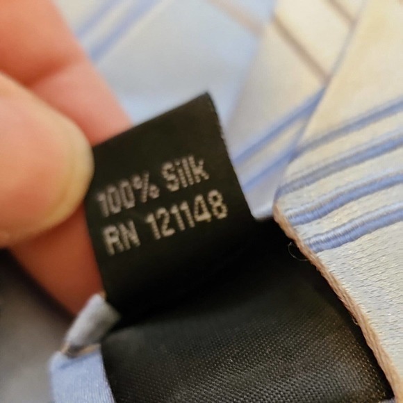 Michael Kors Mens Formal Necktie 59"Lx3.5"W Blue Stripes Neck Tie - Picture 4 of 4